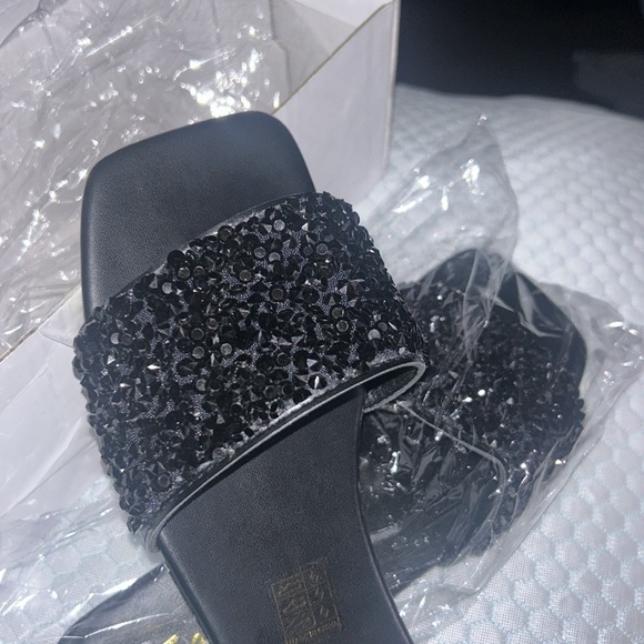 Brand new!! Selling because I got the wrong size and couldn’t return them - Picture 3 of 3